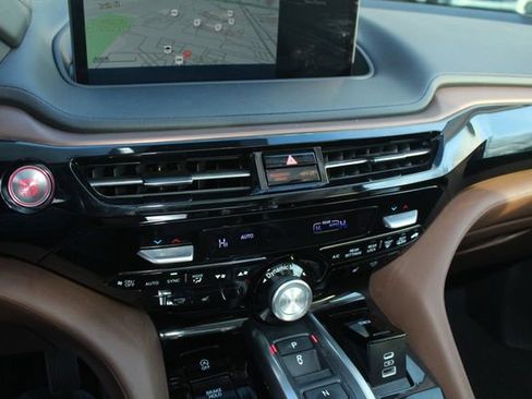 Used 2024 Acura MDX SH-AWD w/ Technology Package image 16