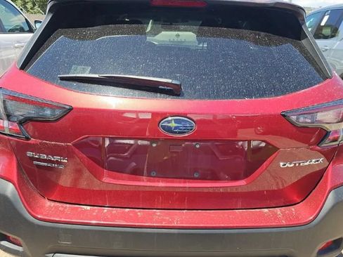Used 2025 Subaru Outback Premium AWD/4WD image 2