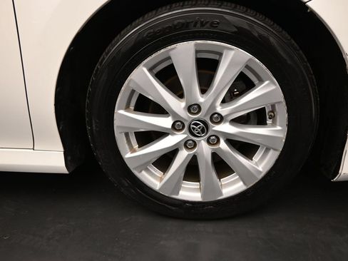 Used 2018 Toyota Camry LE FWD image 10
