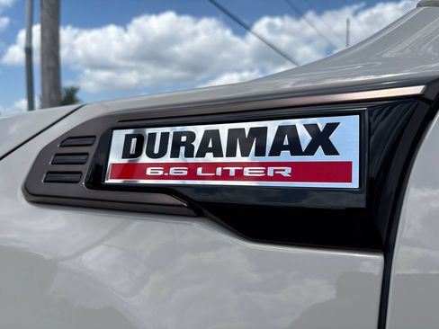 New 2026 GMC Sierra 2500 AT4X w/ LPO, Black Badging Package AWD/4WD image 9