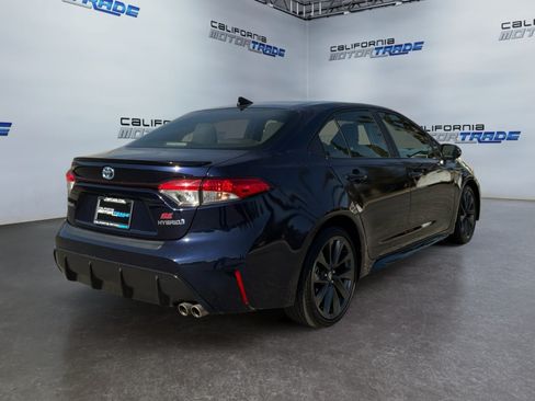 Used 2024 Toyota Corolla SE w/ SE Package FWD image 5