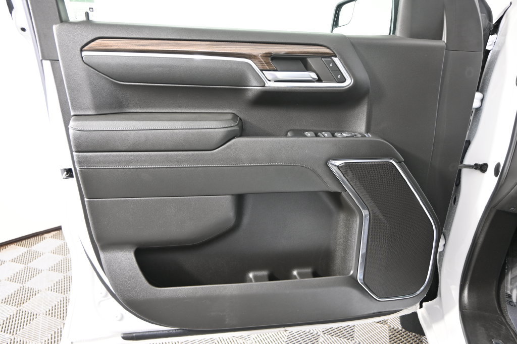 Used 2024 Chevrolet Silverado 1500 RST AWD/4WD image 18