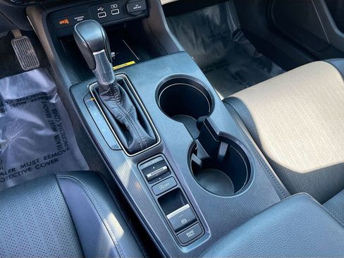 Used 2022 Honda Civic Touring image 16