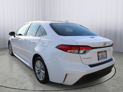 Used 2024 Toyota Corolla LE image 6