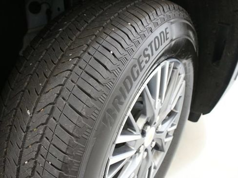 Certified 2026 Chevrolet Traverse LT FWD image 34