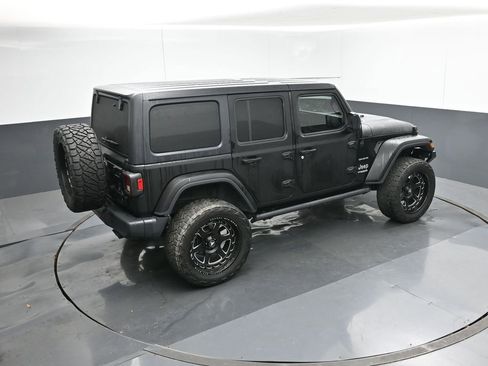 Used 2019 Jeep Wrangler Unlimited Sahara image 47