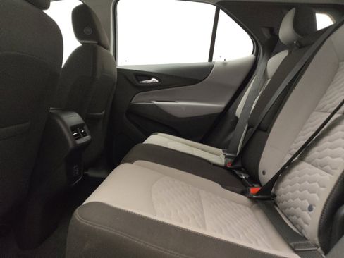 Used 2021 Chevrolet Equinox LS FWD image 18