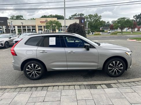 Used 2025 Volvo XC60 B5 Plus AWD/4WD image 8