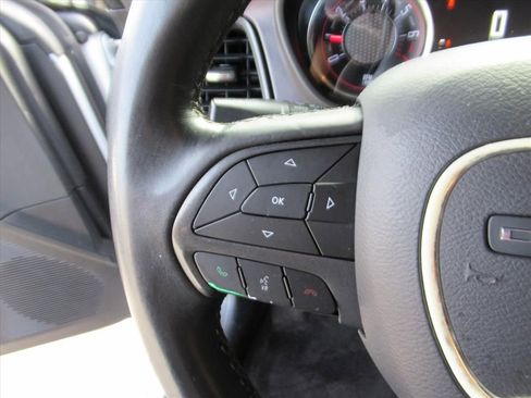 Used 2019 Dodge Challenger SXT image 16