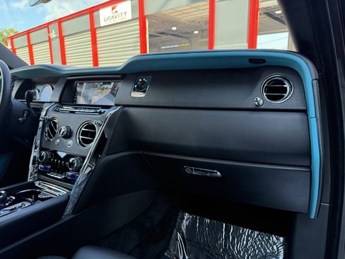 Used 2022 Rolls-Royce Cullinan image 28