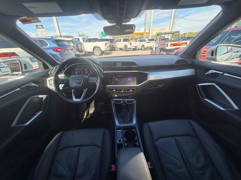 Used 2019 Audi Q3 2.0T Premium w/ Convenience Package AWD/4WD image 16