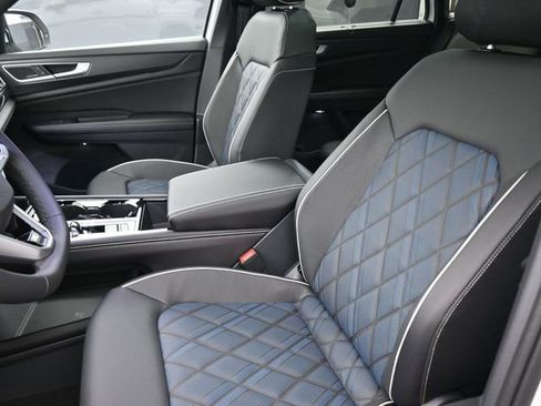 New 2026 Volkswagen Atlas Cross Sport SEL Premium R-Line image 19