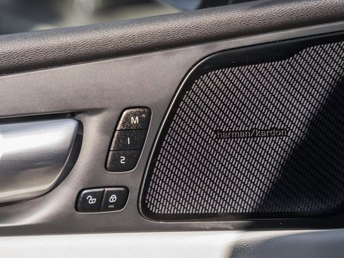 Certified 2023 Volvo XC60 B6 Ultimate w/ Protection Package Premier image 39