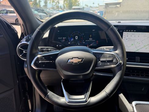 Used 2025 Chevrolet Equinox LT image 29