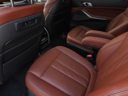 Used 2020 BMW X7 xDrive40i w/ M Sport Package AWD/4WD image 32