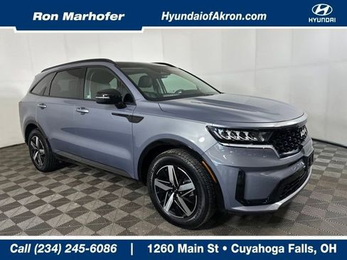 Used 2023 Kia Sorento S w/ Panoramic Sunroof Package image 1