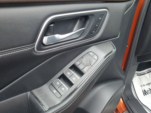 Certified 2023 Nissan Rogue Platinum image 18