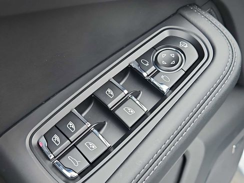 New 2026 Porsche Macan S image 10