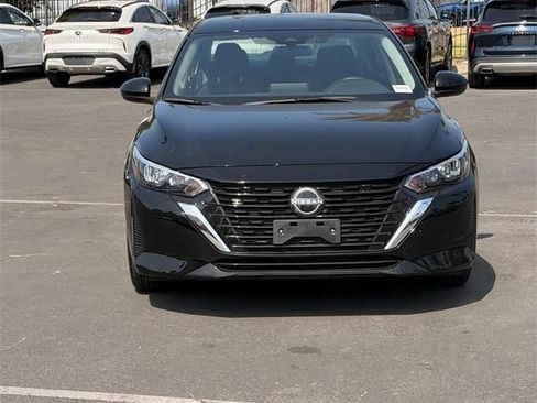 Used 2025 Nissan Sentra SV FWD image 2