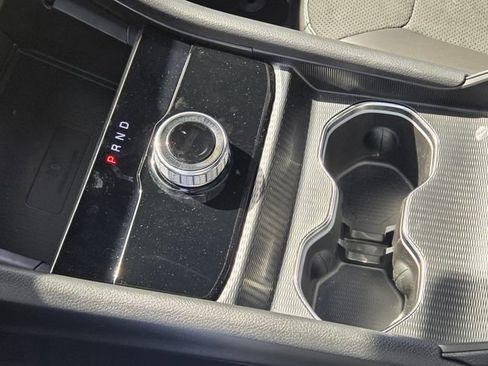 Used 2025 Jeep Grand Cherokee Altitude RWD image 29
