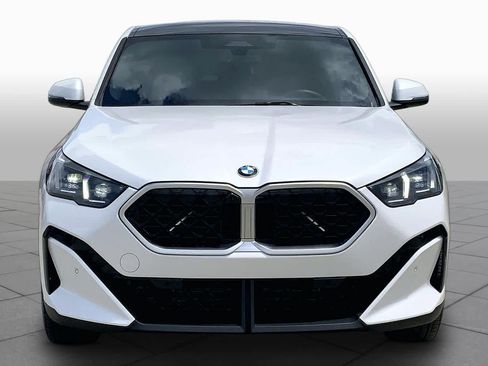 Used 2025 BMW X2 xDrive28i AWD/4WD image 3