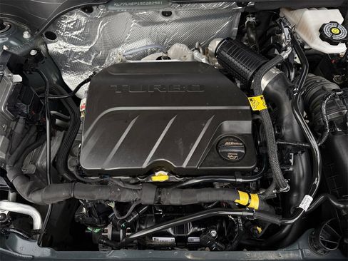 Used 2025 Chevrolet Trax LT image 25