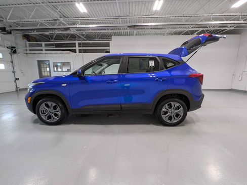 Used 2024 Kia Seltos LX AWD/4WD image 12