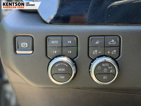 Used 2026 GMC Sierra 3500 SLT AWD/4WD image 17