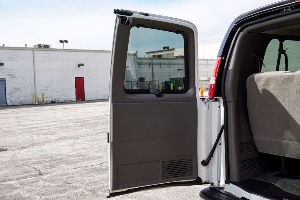 Used 2017 Chevrolet Express 3500 LT w/ LT Preferred Equipment Group RWD image 36