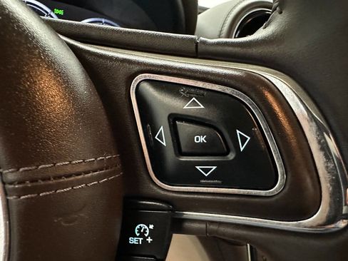 Used 2011 Jaguar XJ image 20