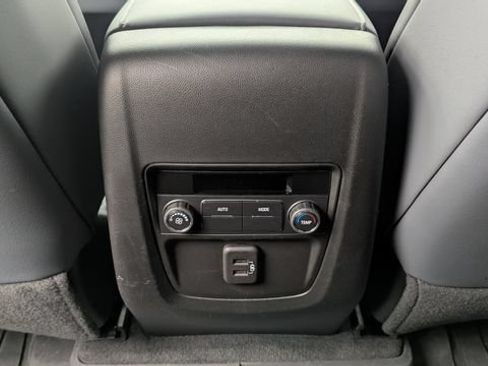 Certified 2024 Buick Enclave Essence FWD image 28