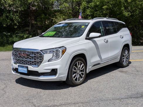 Certified 2022 GMC Terrain Denali w/ Denali Premium Package AWD/4WD image 3