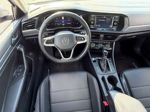 Used 2022 Volkswagen Jetta SE FWD image 13