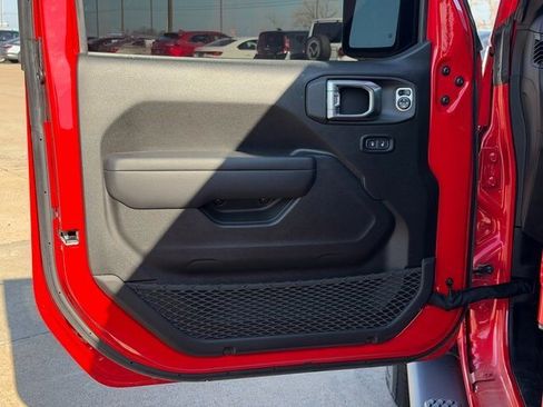 New 2024 Jeep Gladiator Sport image 19