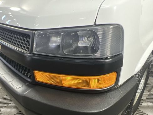 Used 2019 Chevrolet Express 2500 RWD image 30