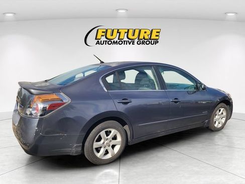Used 2024 Nissan Sentra SV w/ All-Weather Package FWD image 3