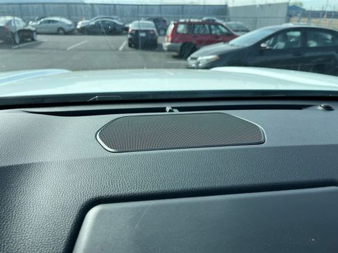 Used 2025 Toyota Tacoma TRD Off-Road image 18