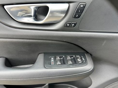 Used 2025 Volvo V60 B5 Cross Country Plus image 15