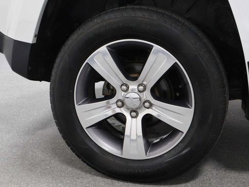 Used 2017 Jeep Patriot High Altitude AWD/4WD image 34