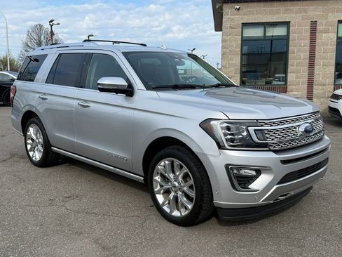 Used 2018 Ford Expedition Platinum image 3