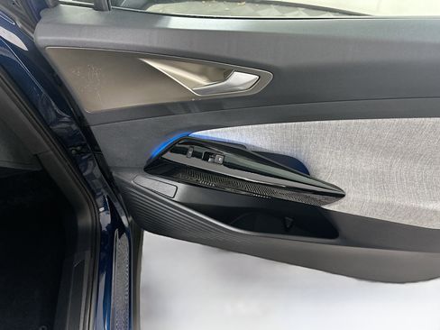 Used 2023 Volkswagen ID.4 Pro image 30