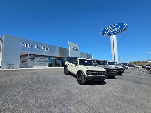 Used 2023 Chevrolet Tahoe Z71 w/ Luxury Package image 25