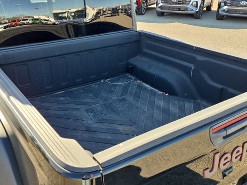 Used 2020 Jeep Gladiator Rubicon image 9