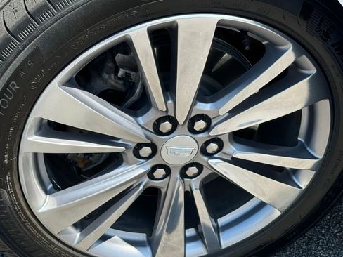 Certified 2024 Cadillac XT6 Premium Luxury w/ Technology Package FWD image 12