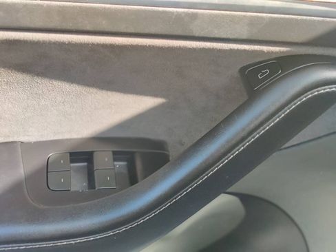 Used 2021 Tesla Model 3 Standard Range Plus RWD image 9