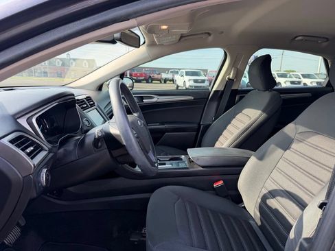 Used 2019 Ford Fusion SE FWD image 9