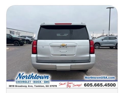 Used 2015 Chevrolet Suburban LT w/ Luxury Package AWD/4WD image 34