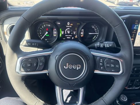 Certified 2025 Jeep Wrangler Unlimited Sahara AWD/4WD image 20