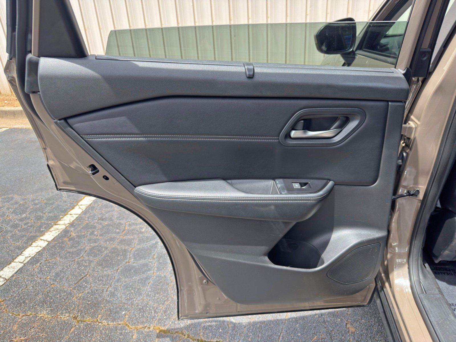 Used 2024 Nissan Rogue SV w/ SV Premium Package FWD image 39