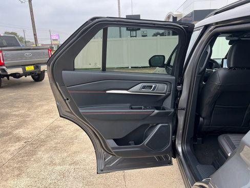 New 2026 Ford Explorer ST-Line w/ ST-Line Street Pack RWD image 16